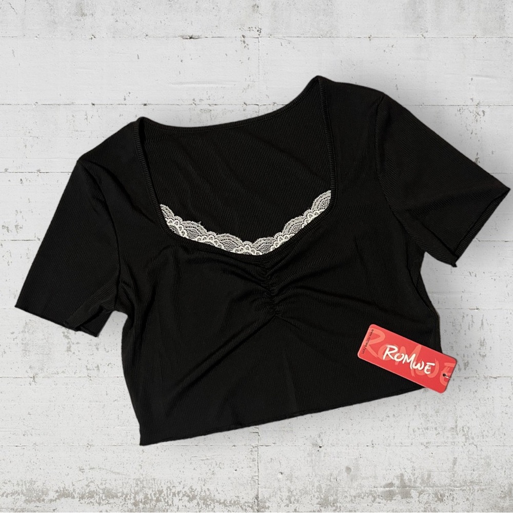ROMWE Black Contrast Lace Ruched Ribbed Crop Tee - Picture 6 of 7